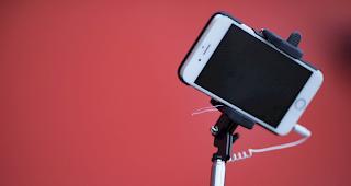 Zwei Touristen st&uuml;rzten in Portugal wohl wegen eines Erinnerungsfoto 40 Meter in den Tod.