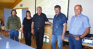 Als Team erfolgreich: Der Albiner Gemeinderat (von links) mit Lukas Grand, Michela Caldana Mathieu, Beat Jost, Marcel Hermann und Armin Mathieu.