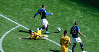 Frankreich gewinnt gegen Australien mit 2:1.