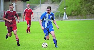 Bas Laros (im roten Shirt vorne links) und der FC Termen/Ried-Brig: Den Aufstieg nur knapp verpasst.