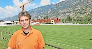 L&ouml;sung suchen. Gemeindepr&auml;sident Reinhard Imboden will sich mit der Sportkommission und dem Burgerrat an einen Tisch setzen, um eine Alternative f&uuml;r die Sanierung des Sportplatzes Rhoneglut auszuarbeiten.Foto wb