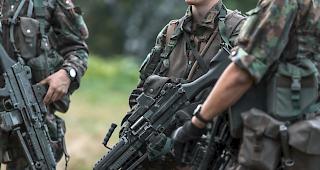 Dienstpflicht. Rund 10'500 junge M&auml;nner und Frauen sind am Montag in die Rekrutenschule einger&uuml;ckt.