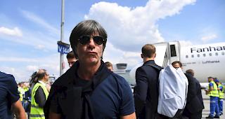 Entschluss. Der DFB will auch weiterhin an Bundestrainer Joachim L&ouml;w festhalten. Der 58-J&auml;hrige will seinen Entscheid in der kommenden Woche verk&uuml;nden.