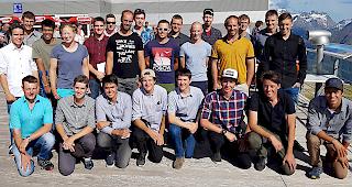 Erfolgreicher Lehrabschluss: die neuen Seilbahn-Berufsleute (Bild: SBS)