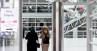 In der&nbsp;T&uuml;rkei&nbsp;verlieren mehr als 18'000 Staatsbedienstete durch ein am Sonntag ver&ouml;ffentlichtes&nbsp;Dekret&nbsp;der Regierung ihre Arbeit.