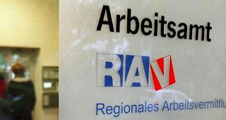 Stabile Lage. Im Wallis sank die Arbeitslosenquote Ende Juni auf 2,5 Prozent und n&auml;hert sich somit der Schweizer Arbeitslosenquote von 2,4 Prozent an.