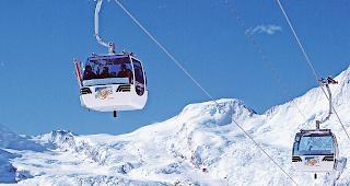 Probleme. Die Bergbahnen haben schweizweit in einem schwierigen Umfeld zu bestehen. Die im Saastal ausgel&ouml;ste &shy;Billigstrategie kommt nicht &uuml;berall gut an. Wer Erfolg hat, bezeichnet sie als falsch.Foto wb