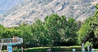Im Freibad. Im Schwimmbad M&uuml;hleye in Visp gilt aus R&uuml;cksicht auf andere G&auml;ste: Fotografieren verboten! Foto wb