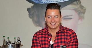 Entertainer. Der &ouml;sterreichische Superstar Andreas Gabalier tritt am 19. Juli bei der SRF-Sendung &laquo;Donnschtig-Jass&raquo; in Saas-Fee auf.