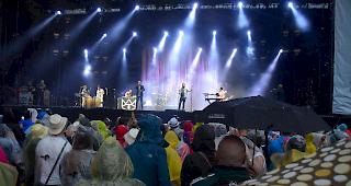 &laquo;The Cat Empire&raquo; trotzt dem Regen. 