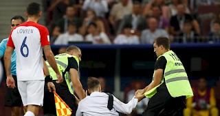 Protest-Aktion. W&auml;hrend des Finalspiels st&uuml;rtmten vier Flitzer das Spielfeld. Zu der Aktion bekannte sich nun die kremlkritische Polit-Punkt-Gruppe Pussy Riot.