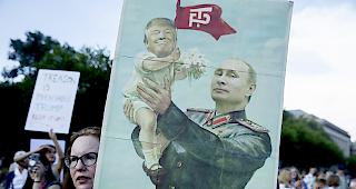 Unklar. Was haben US-Pr&auml;sident Trump und Russlands Staatschef Putin beim Nato-Gipfel in Helsinki besprochen? Demokratische Abgeordnete fordern nun eine Aussage von Trump's &Uuml;bersetzerin.