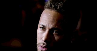 Vertrag bis 2022. Der brasilianische Superstar Neymar will auch weiterhin f&uuml;r Paris Saint-Germain spielen.