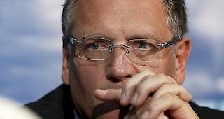 Urteil best&auml;tigt. Der ehemalige Fifa-Generalsekret&auml;r J&eacute;r&ocirc;me Valcke bleibt durch den Weltverband Fifa f&uuml;r zehn Jahre gesperrt.