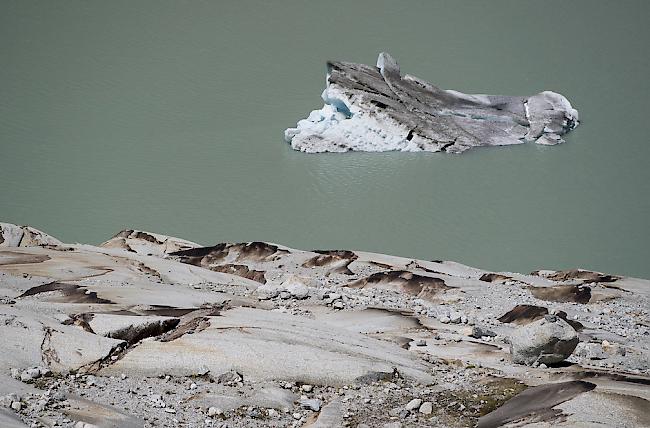 Das Schmelzwasser des Favergessee läuft jeweils anfangs August aus. (Symbolbild)