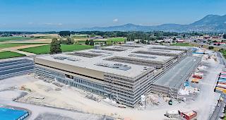 Grossbaustelle. &laquo;Verl&auml;uft alles nach Zeitplan, wird das neue Spital Wallis/Wadt im Juni 2019 seinen Betrieb aufnehmen&raquo;, erkl&auml;rt Projektleiter Karl Halter bei einem Besuch des &laquo;Walliser &shy;Boten&raquo; auf der imposanten Baustelle in Rennaz.