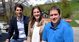 Fabrizio Gull, Selina D&ouml;ringer und Philipp Gattlen (von links) bilden die neue Gesch&auml;ftsleitung der Moosalp Bergbahnen AG und der Moosalp Tourismus AG.