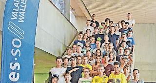 Erfolgreiches Sommercamp. Die Teilnehmer aus der ersten  Woche.Foto zvg