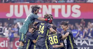 Im Elfmeterschiessen. Die Spieler von Juventus Turin gewinnen das traditionelle Allstar-Game der Major League Soccer.