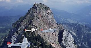 Platz f&uuml;r 20 Personen.&nbsp;Bei der Ungl&uuml;cksmaschine am Piz Segnas handelte es sich gem&auml;ss Polizeiangaben um eine Ju-52 HB-HOT.