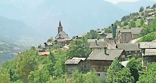 Das Schulgeb&auml;ude befindet sich in Ried-M&ouml;rel. 