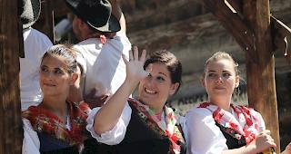 Impressionen vom Mitsommerfest in Evol&egrave;ne