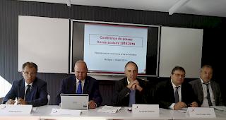 Informierten zum anstehenden Schulbeginn am kommenden Montag (v.l.): Jodok Kummer,&nbsp;Adjunkt Dienststelle f&uuml;r Berufsbildung, Claude Pottier, Chef der Dienststelle f&uuml;r Berufsbildung, Christoph Darbellay, Chef des Departements f&uuml;r Volkswirtschaft und&nbsp;Bildung sowie Jean-Philippe Lonfant, Chef der Diensstelle f&uuml;r Unterrichtswesen und Marcel Blumenthal, Adjunkt der&nbsp;Dienststelle f&uuml;r Unterrichtswesen.&nbsp;