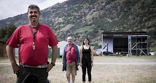 Obwohl sich Guido Bregy durchaus das eine oder andere Konzert am Open Air Gampel anh&ouml;rt, ist ihm die Gesellschaft wichtiger.