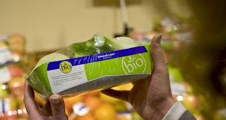 Verpackter Biofenchel. Mit einer&nbsp;Motion will der Walliser CVP-Nationalrat Benjamin Roduit den Abfallberg an Verpackungsmaterial eind&auml;mmen.&nbsp;