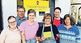 Die Chemie stimmt. Gesch&auml;ftsf&uuml;hrerin Sarah Imboden Reinke (Mitte rechts) legt Wert  auf Nat&uuml;rlichkeit und lockeren Umgang in ihrem Team.