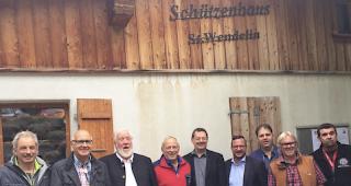 Gr&uuml;ndungsmitglieder und Zunfthauptm&auml;nner mit den verantwortlichen der Gemeinde