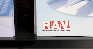 Bis Ende August waren in den Regionalen Arbeitsvermittlungszentren i4335 Arbeitslose gemeldet.