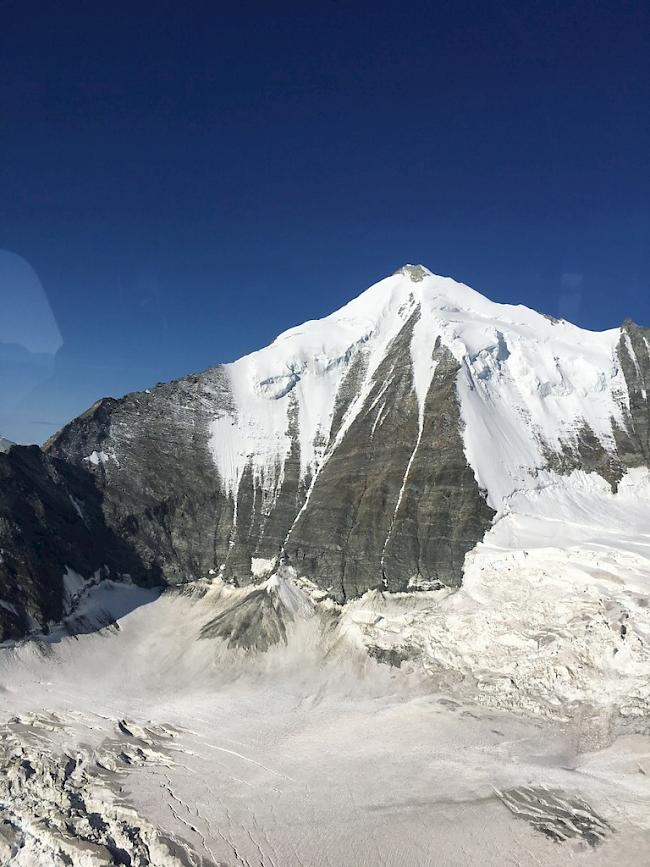Nordwand. Am 21. Juli 1958 stürzten zwei deutsche Bergsteiger die über 1000 Meter hohe Nordwand des Weisshorns hinunter. Bis heute hat der Bisgletscher die Leichen nicht freigegeben.