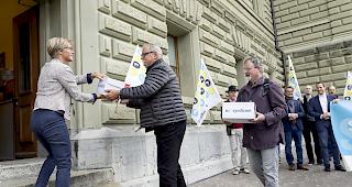 Unzufrieden. Die Swisscom plant umfangreiche Stellenk&uuml;rzungen. Mit einer Petition gehen die Angestellten gegen ihren Arbeitgeber vor.