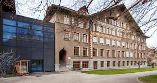 Integrationsarbeit. Die Walliser Landwirtschaftsschule in Ch&acirc;teauneuf bietet Personen mit Migrationshintergrund die M&ouml;glichkeit, sich auf dem Gutsbetrieb ausbilden zu lassen.