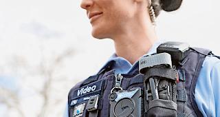 Minikameras. Die Z&uuml;rcher Stadtpolizei f&uuml;hrte 2017 einen Testversuch durch. Die Walliser Kantonspolizei sieht f&uuml;r eine generelle  Nutzung der Ger&auml;te derzeit keine Notwendigkeit.Foto Keystone