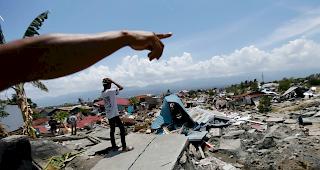Die Zahl der Todesopfer bei den Erdbeben und dem folgenden Tsunami in Indonesien hat sich nochmals deutlich erh&ouml;ht. 