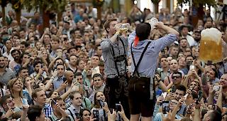 Volksfest.&nbsp;Das Oktoberfest in M&uuml;nchen zieht Jahr f&uuml;r Jahr Millionen Besucher aus der ganzen Welt an.