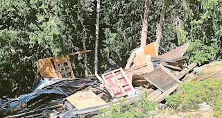 So pr&auml;sentierte sich die Situation mit dem &laquo;entsorgten&raquo; Chalet im Gebiet  &laquo;Titter&raquo; w&auml;hrend des Sommers.
