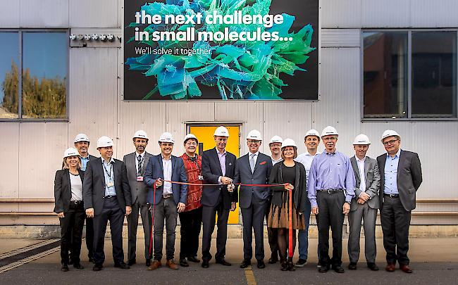 Neue Produktionslinie. Clovis Oncology und Lonza eröffneten am Donnerstag in Visp eine neue Produktionsanlage für Rubraca. Das Medikament wird zur Behandlung verschiedener Formen des Eierstockkrebs eingesetzt.