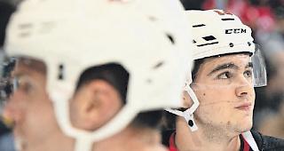 Schmaler Grat Nico Hischier von den New Jersey Devils.