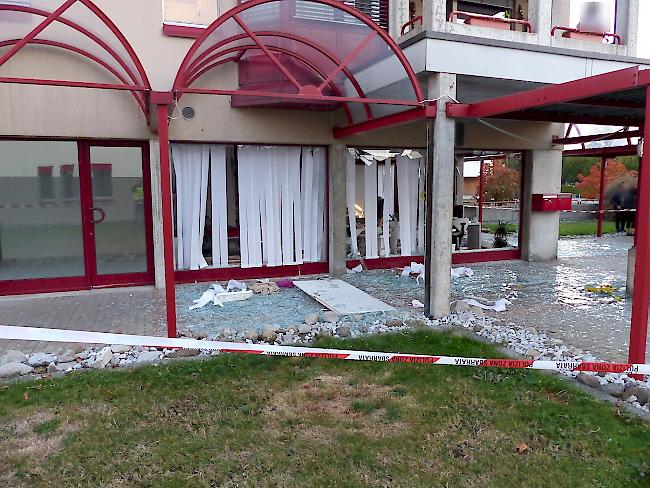 Wie es zur Explosion in einem Gebäude in Givisiez kommen konnte, ist Gegenstand von Ermittlungen.