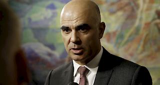 Die Schweiz und die EU h&auml;tten sich nicht auf ein institutionelles Rahmenabkommen geeinigt, erkl&auml;rte Bundespr&auml;sident Alain Berset vor den Medien. 