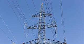 Gegen die Hochspannungsleitung Chamoson-Chippis wurde am Sonntag erneut demonstriert (Symbolbild). 