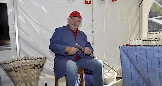 Handwerk in Reinkultur: Der Simpiler Jordan Oswald stellt Cherb und Tschiffre her.