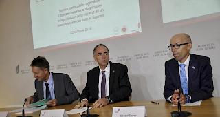 Pierre-Yves Fellay, Direktor der Walliser Landwirtschaftskammer, Staatsrat Christophe Darbellay und G&eacute;rald Dayer, Chef der Dienststelle f&uuml;r Landwirtschaft, pr&auml;sentierten am Montag den Aktionsplan des Kantons, um die Risiken bei der Anwendung von Pflanzenschutzmitteln um die H&auml;lfte zu reduzieren. 