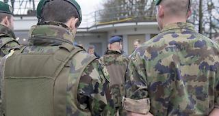 Bundesbeschluss. Schweizer Soldaten sollen weiterhin ausl&auml;ndische Vertretungen in der Schweiz sch&uuml;tzen. (Symbolbild)