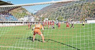 Auch gegen Aufsteiger Ch&ecirc;nois erspielte sich der FC Naters Oberwallis  zu wenig zwingende Torchancen.