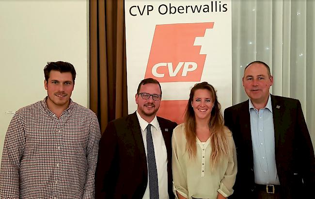 Dario Mulle, Präsident CVP Goms, Philipp Matthias Bregy, Fraktionschef CVPO, Franziska Biner, Präsidentin CVPO, Dominic Eggel, Grossrat CVPO)

 