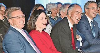 Gute Laune. Der Staatsrat erschien in corpore an der ZMLP-DV im B&auml;derdorf und zeigte sich bestens gelaunt.